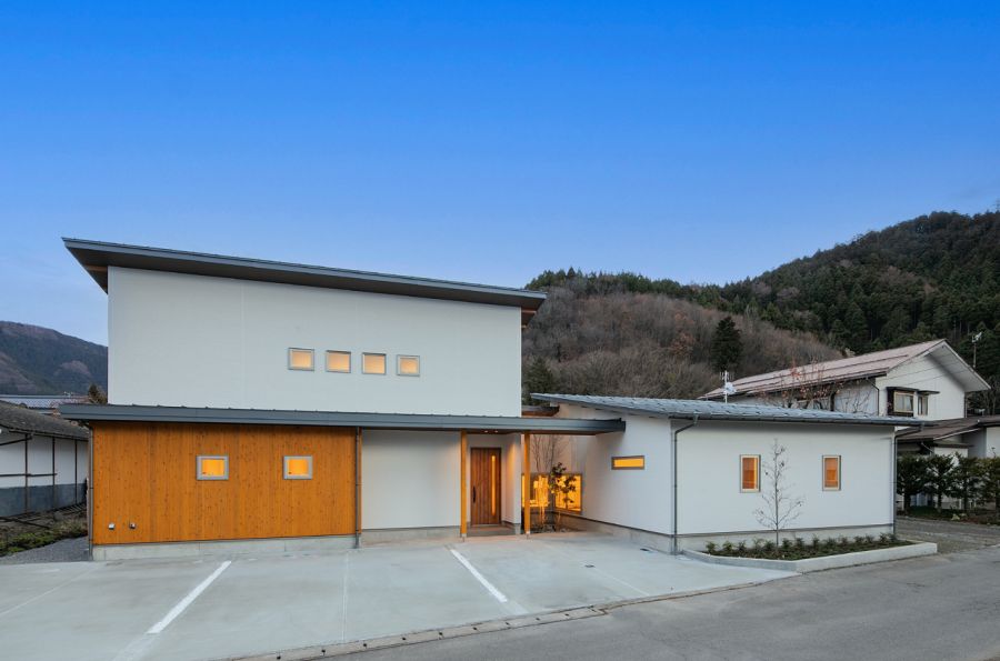 新野の二世帯住宅　i.house